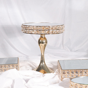 Gran Venta Decoración para Fiesta de Cumpleaños Juego de 3 Soportes para Postres Exhibidor de Pasteles de Metal y Cristal Dorado para Pasteles de <span class=keywords><strong>Boda</strong></span> - Product Image 4