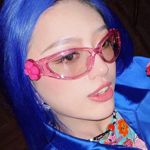 Nouveau style millénaire coeur lunettes de soleil UV400 cadre rose pêche inspiré '<span class=keywords><strong>petit</strong></span> livre rouge' lunettes cadre Anteojos De Sol - Product Image 4