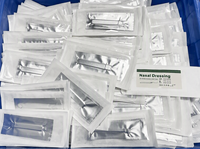 Tampon nasal en PVA avec logo personnalisé, pansement nasal type Merocel, tampon pour l'épistaxis, fabricant OEM pour usage hospitalier et clinique, 100*20*15mm