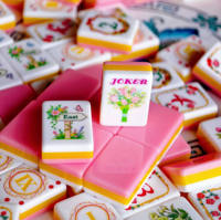 Set Mahjong Amerika 160 Ubin Mahjong Desain Unik Inovatif Warna-warni 3 Lapis Akrilik Ukiran Set Mahjong Perjalanan