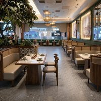 Ensemble table et chaises de style rétro en bois massif et rotin tressé pour plus de 10 personnes, idéal pour les salons de thé, restaurants occidentaux, restaurants à thé, usage commercial