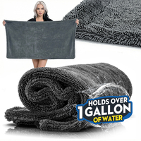 Serviette de séchage pour voiture en microfibre Twist Loop Magic Detailing 70/30, 1300 GSM, capacité de 1 gallon d'eau
