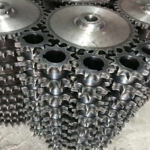 Pignon en acier inoxydable usiné CNC pour fabricants de convoyeurs industriels, pignon d'entraînement mécanique - Product Image 4