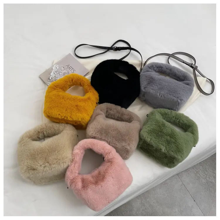 2022 New Arrivals Small Plush Hand Bags Fall Winter Handbag Popular Design Purses Girls Faux Fur Handbags