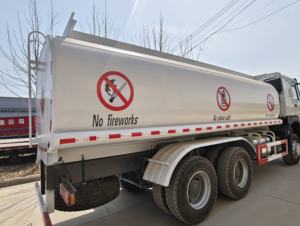 Camion-citerne de carburant d'<span class=keywords><strong>occasion</strong></span> de poids brut de <span class=keywords><strong>véhicule</strong></span> de la capacité de chargement 15-20T de grande capacité - Product Image 4