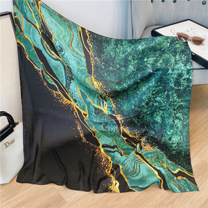 Foulard carré de luxe en satin de soie 100 % polyester, style européen-américain, 110 x 110 cm, en gros, type pashmina - Product Image 3