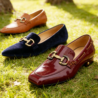 Décorations réglables de chaussures en laiton en alliage de zinc avec logo personnalisé avec boucles de chaussures à chaîne à épingles pour chaussures