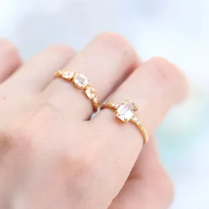Anel Vintage LAMOON em Prata 925 para Mulheres com Cristal Natural Claro em Forma Quadrada e Acabamento em Ouro 14K Certificado como Joia Fina - Product Image 2