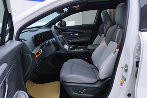 BB tự động nhóm 2022 changan U N I-T 1.5t SUV Xe mô hình đáng kính với tay lái trái xuất khẩu nóng - Product Image 6