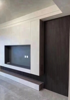 Nuevo diseño WPC Vertical Listón Valla Puerta Madera Aluminio Invisible Puerta de garaje Revestimiento Función impermeable Aplicación al aire libre