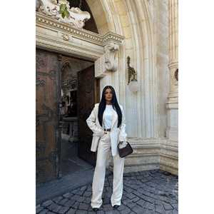 Ensemble de pantalon et veste crème pour femmes - Product Image 3