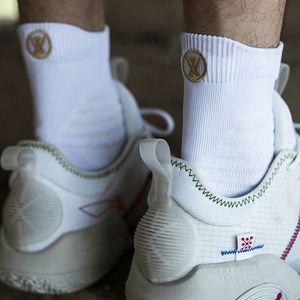 Chaussettes de basketball personnalisées pour hommes, chaussettes d'équipe avec soutien de la cheville et évacuation de l'humidité pour les matchs et l'entraînement, avec logo personnalisé - Product Image 2