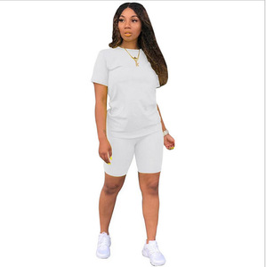 Haute qualité impression Logo femmes ensembles d'été couleur unie t-shirt deux pièces ensembles courts tenues d'été personnalisées femmes - Product Image 5