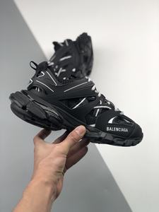 รองเท้าผ้าใบดรอปชิป ของแท้ แบรนด์หรู สไตล์เรโทร แฟชั่นอินเทรนด์ รุ่นดัง Track 3.0 ไฟ LED ดีไซน์เนอร์ พื้นรองเท้าถักตาข่าย พื้นรองเท้ายาง - Product Image 3