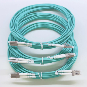 สายแพทช์ไฟเบอร์ออปติกแบบมัลติโหมดดูเพล็กซ์ LC to LC OM3 ยาว 5 เมตร จากโรงงานโดยตรง 50/125 Aqua LSZH สำหรับเครือข่ายศูนย์ข้อมูล 10G - Product Image 3