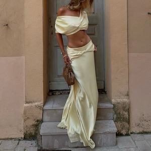 Nouveautés : Ensembles élégants jaunes en satin de haute qualité pour femme – Tenues 2 pièces (jupe et haut) dos nu et unies - Product Image 1