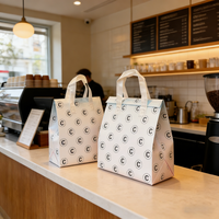 Sacs d'emballage pour livraison de nourriture chaude et de boissons, en tissu non tissé élégant avec logo personnalisé imprimé, doublés de feuille d'aluminium, pour barbecue et plats à emporter