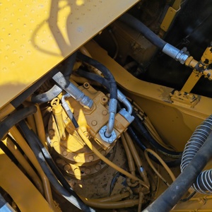 Excavadora de cadenas Caterpillar CAT325D2 usada de 25 toneladas, modelo 2022, con motor, bomba, engranajes y cucharón de 0.33m de capacidad, probada e inspeccionada. - Product Image 5