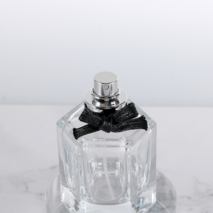 Rhombus-shaped Glass <b>Perfume</b> <b>bottle</b> Customized Transparent Glass 50ml 100m <b>Perfume</b> Packaging <b>Spray</b> <b>Bottle</b> With <b>Spray</b> Cap - Product Image 6