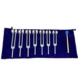 ชุดส้อมเสียงอะลูมิเนียม 7 จักระ ระดับมืออาชีพ คลาส 1 สำหรับการบำบัดด้วยเสียงและการใช้งานทางการแพทย์ ได้รับการรับรองมาตรฐาน CE ขายส่ง OEM ODM - Product Image 1