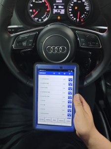 <span class=keywords><strong>Audi</strong></span> Q2 <span class=keywords><strong>2022</strong></span> Automatique Turbo Sièges en Cuir Foncé Toit Ouvrant Extérieur Élégant Régulateur de Vitesse Adapté aux Familles Prise en Charge CarPlay 21400 Km - Product Image 6