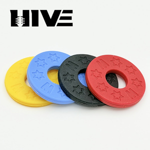 แผ่นรองสายสะพายกีตาร์ไฟฟ้า HIVE สำหรับกีตาร์โปร่ง ป้องกันการลื่นหลุด ป้องกันสายหลุดร่วง ป้องกันสายหลวม พร้อมตัวล็อค<span class=keywords><strong>สาย</strong></span>สะพาย - Product Image 4