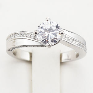 Bagues <span class=keywords><strong>de</strong></span> mariage tendance en argent sterling 925 plaqué rhodium avec micro-pavé pour unisexe, anniversaire et fête, vente en gros - Product Image 3