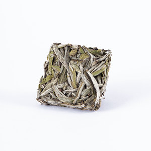 Tè Bianco Silver Needle Puro Premium Raccolto Primavera 2024, Mattonella di Tè Essiccato al Sole, Direttamente dalla Fabbrica di Fuding, OEM - Product Image 1