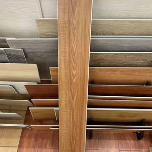 Revêtement de sol en vinyle SPC imitation bois, couleurs et dimensions personnalisées, écologique, avec revêtement UV imperméable et noyau rigide, pour salles de bain et résidences - Product Image 1