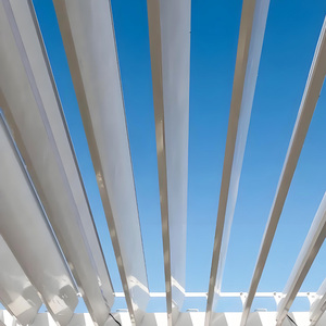 Pérgola OEM con Luz LED, Pérgola Motorizada de Aluminio para Exteriores, Pérgola Bioclimática con Rejillas Ajustables de 3x4m para Jardines y Hoteles - Product Image 1