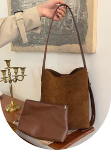 Sac fourre-tout portable grande capacité en velours imprimé léopard, personnalisé en usine, pour femme, nouvelle mode 2026, à porter à l'épaule - Product Image 6
