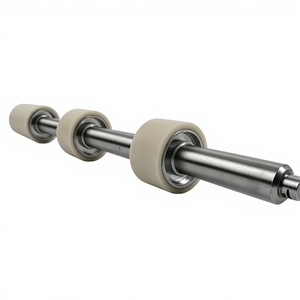 Axe de <span class=keywords><strong>rouleau</strong></span> de convoyeur recouvert de PU |   Taille et dureté personnalisables |   <span class=keywords><strong>Rouleau</strong></span> d'entraînement industriel pour ligne de production - Product Image 1