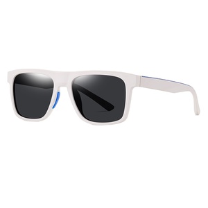Occhiali da Sole Kenbo Classic TR90 Ultraleggeri Polarizzati UV400 con Montatura Quadrata Unisex e Supporto Nasale in Gomma Antiscivolo - Product Image 1