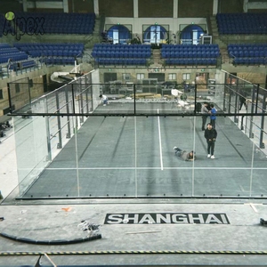 Pista <span class=keywords><strong>de</strong></span> Pádel Panorámica APEX con Césped Artificial <span class=keywords><strong>de</strong></span> Taiwán Recubierto <span class=keywords><strong>de</strong></span> PU <span class=keywords><strong>de</strong></span> 15 mm para Instalación en Exteriores, Equipo Disponible - Product Image 1