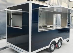 Carrito de Cepelinai Lituano con Dumplings de Patata Rellenos de Carne, Servidos con Crema Agria y Crujientes de Cerdo - Product Image 5