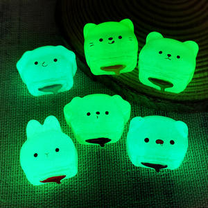 CHENXI Nuevo y Adorable Mini Colgante de Plástico Luminoso con Forma de Galleta y Gato para Bolsos, Llavero DIY, Accesorio de Dibujos Animados para Bebés y Niños - Product Image 2