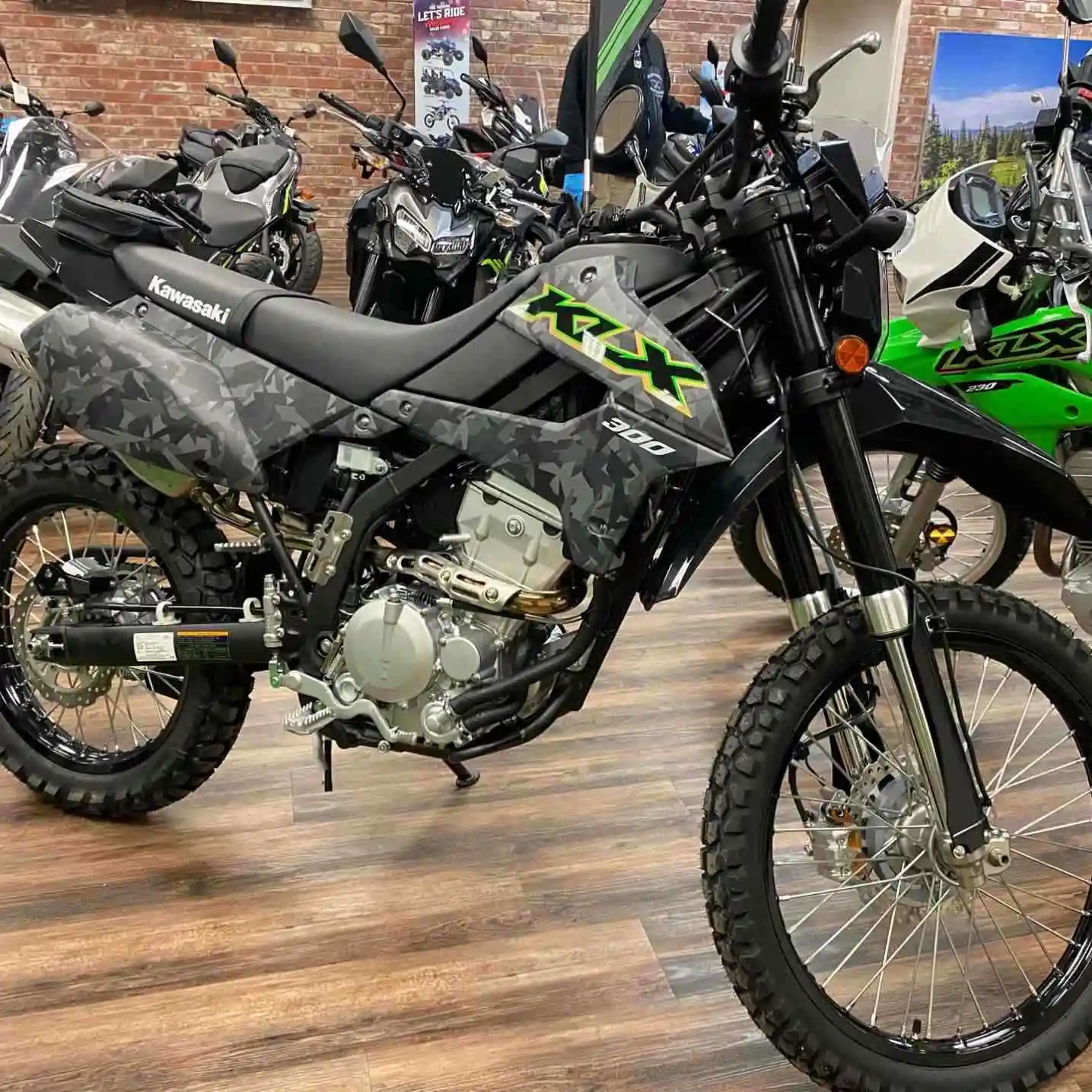 COMMANDEZ MAINTENANT 2024 Moto de marque NewKAWASAKIS KLX 300 Dual-Sport à vendre