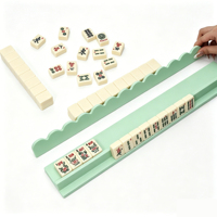 U.fun Ensemble de supports et poussoirs de mahjong américains en bois massif ondulé de 17,5 pouces, supports magnétiques pour tuiles, règles festonnées deux-en-un