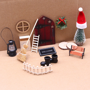 xinchen Set navideño transfronterizo de Amazon para casas de muñecas, adornos en miniatura de puerta de madera de cuento de hadas - Product Image 1