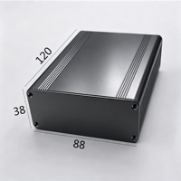 Boîtier électronique en aluminium extrudé sur mesure avec protection IP65, en tôle usinée CNC pour contrôleur de carte de circuit imprimé