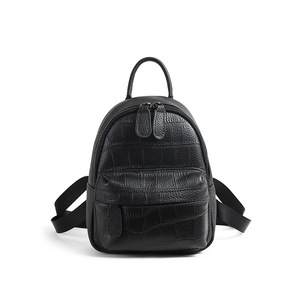 กระเป๋าเป้หนังแท้สำหรับผู้หญิง ลายจระเข้ ดีไซน์หรูหราอเนกประสงค์ เหมาะสำหรับช้อปปิ้งและเดินทาง - Product Image 1