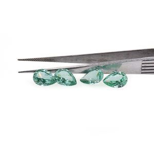 พลอยสังเคราะห์ทรงหลวม135 # สีเขียว3A ยาวตัดเป็นสปินเนล - Product Image 5