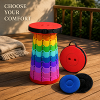 Siège confortable double coussin arc-en-ciel avec fixation auto-agrippante pour balustrade en cèdre, idéal pour l'aménagement de terrasses apaisantes et tabourets rétractables