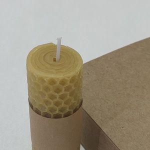 Bougies Cylindriques en Cire d'Abeille Naturelle Sans Fumée – Décoration Intérieure Créative en Nid d'Abeille – Cadeau Original et d'Exception – Vente en Gros - Product Image 2