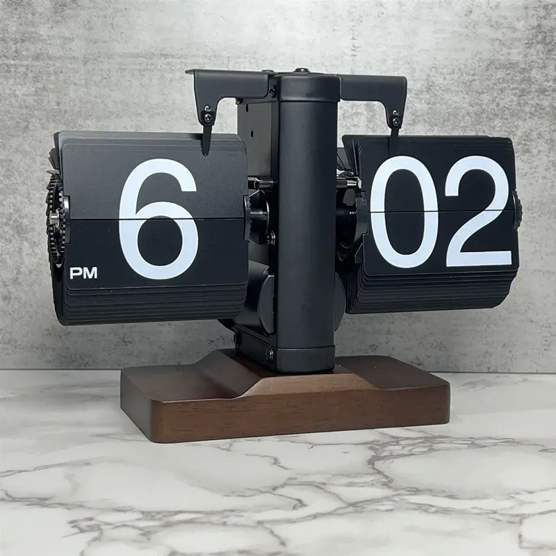 Modern Retro Design Table Clock Mechanism Hot Sale round and Triangle Resin Flip Flap Clocks for Living Room Decoration