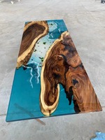 Table de salle à manger de luxe en bois naturel et résine époxy pour hôtel, restaurant, cuisine ou salle à manger