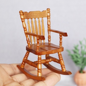 Maison de poupée meubles miniatures chaises à bascule en <span class=keywords><strong>bois</strong></span> maison de poupée chaises en <span class=keywords><strong>bois</strong></span> - Product Image 2