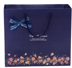 Bolsa de Papel Kraft Ecológica de Lujo Personalizada de Baoren Die Cut, con Asa de Cinta, Color Rojo Oscuro y Azul Marino, para Joyería y Ropa - Product Image 5