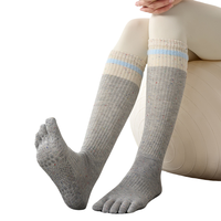 Professionnel antidérapant dames Yoga chaussettes fleur couleur correspondant personnalisé automne 5 orteil genou haute coton Pilates