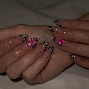 Uñas <span class=keywords><strong>Postizas</strong></span> Cortas de Lujo en Forma de Almendra, Uñas Artificiales Rosadas de Alta Calidad al por Mayor, Juego de Uñas a Presión con <span class=keywords><strong>Pegamento</strong></span> - Product Image 6